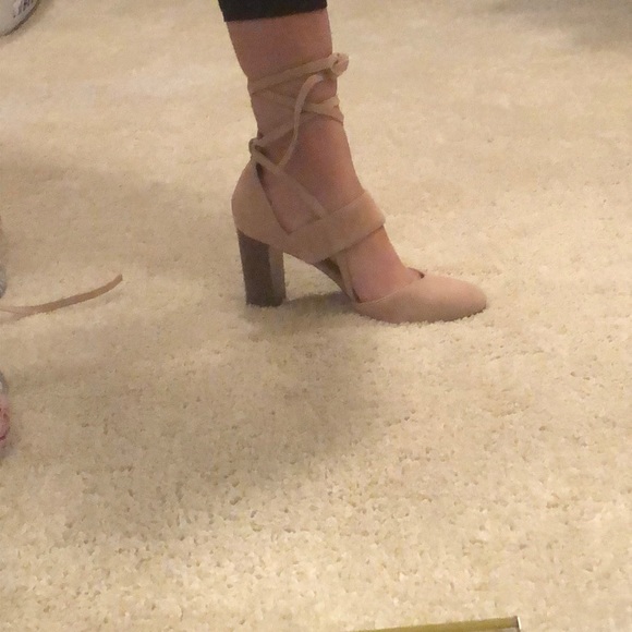 Sole Society brand new nude suede lace up heel! - Picture 4 of 6